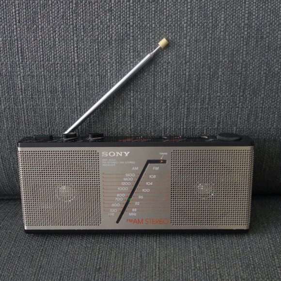 Vintage Sony SRF-A100 AM FM Battery Powered Radio - Picture 1 of 16